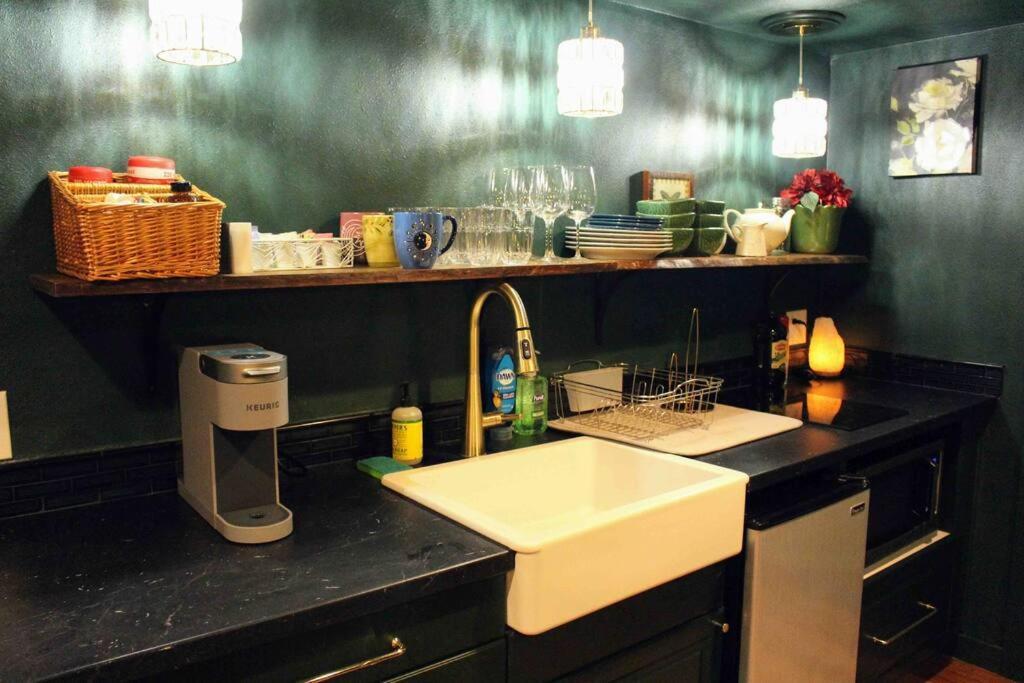 Appartement Heart Of Woodstock, 10 Min Walk To Reed, With Private Garage! à Portland Extérieur photo